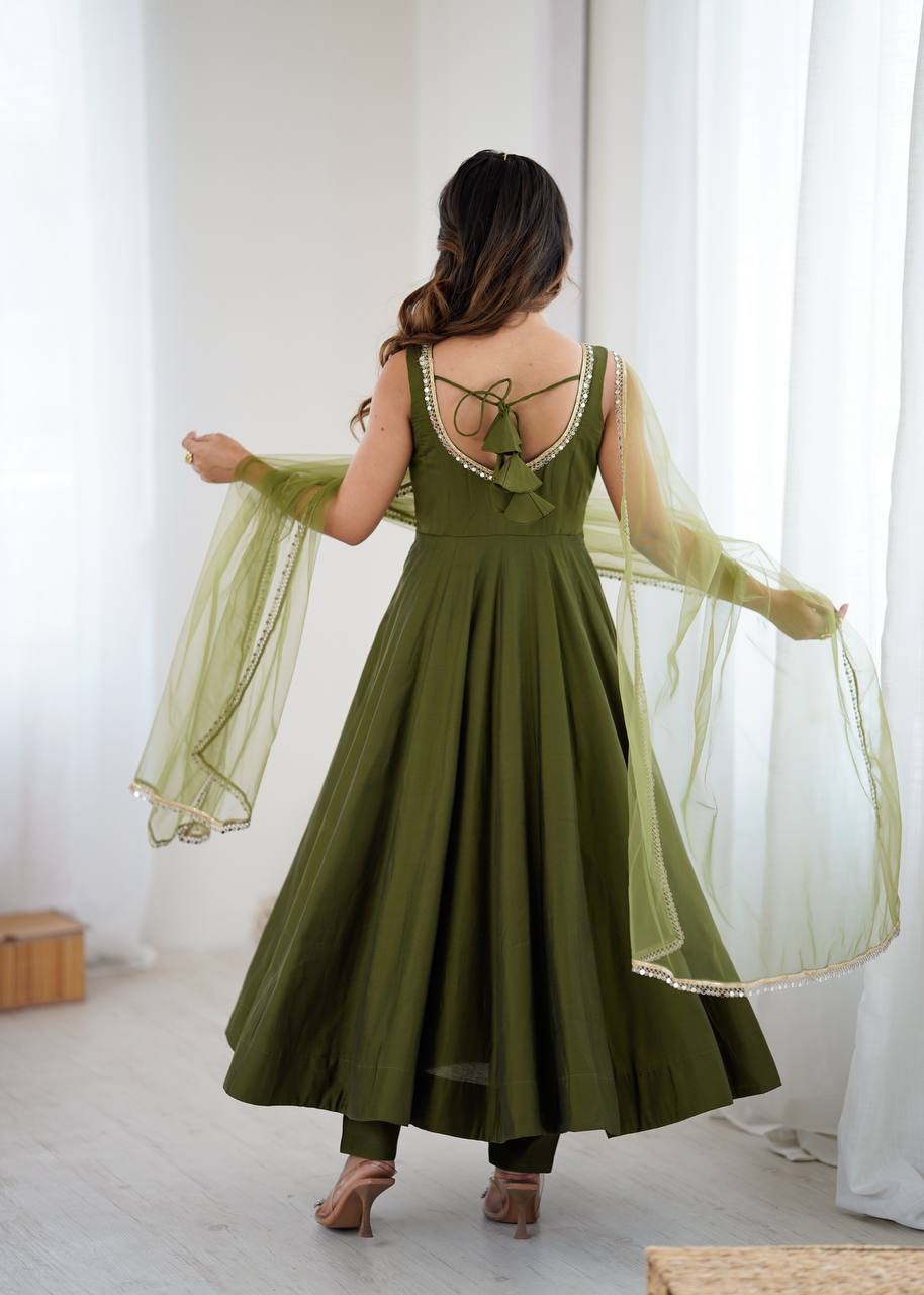 Hot Radiant Romansilk Anarkali