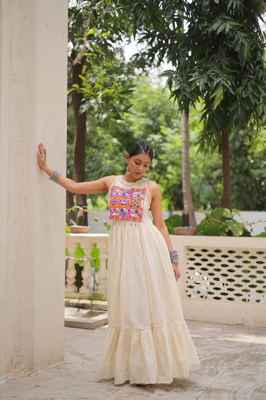 Chic Multi Thread Cotton Gown