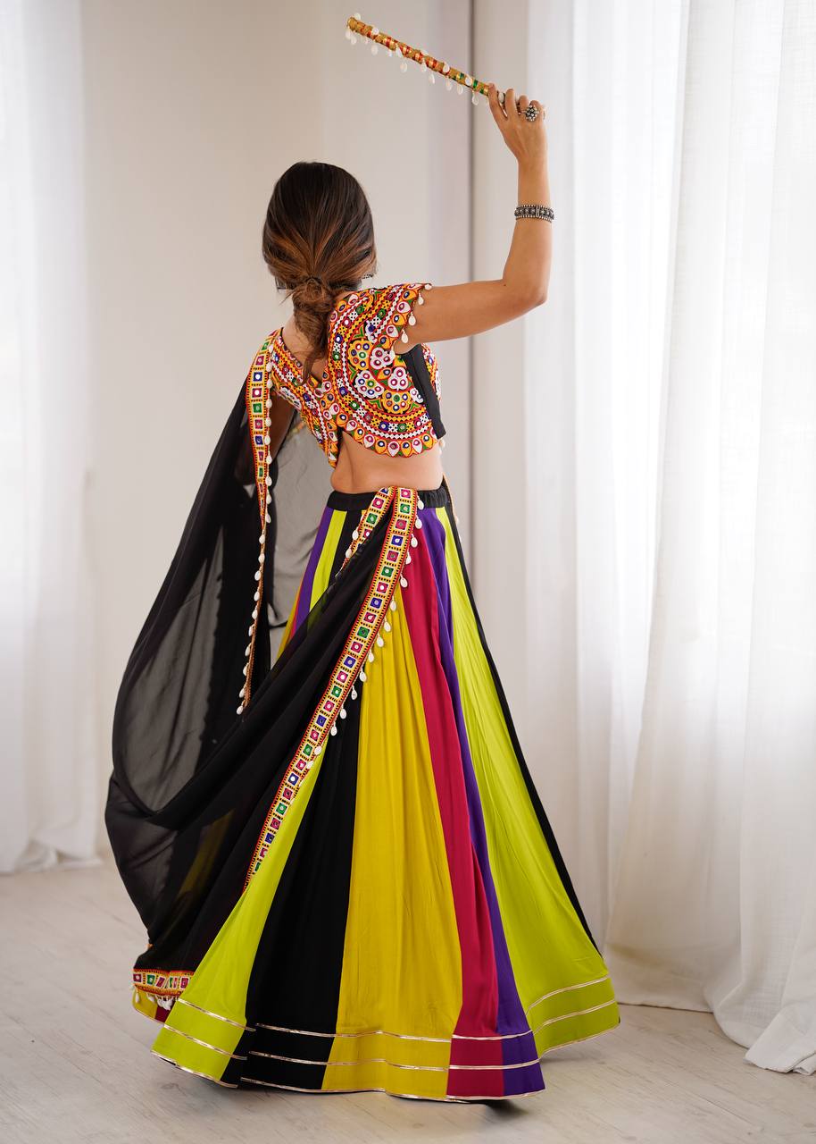 Gamthi Mirror & Kodi Navratri Lehenga