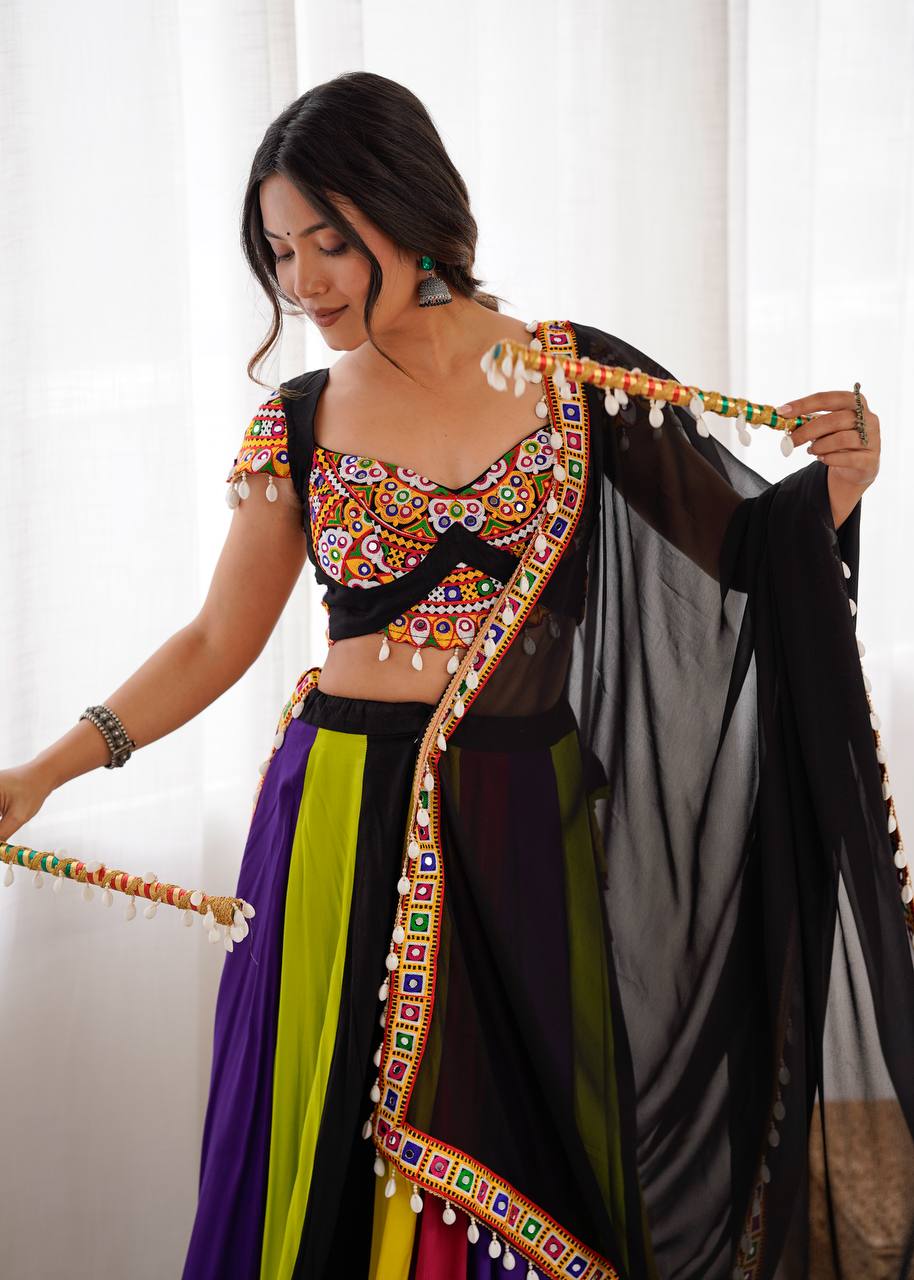 Gamthi Mirror & Kodi Navratri Lehenga