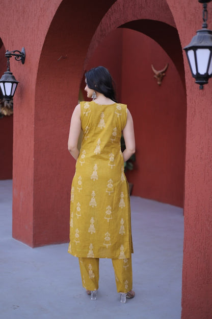 Minimal Motif Sleeveless Co-ord Set