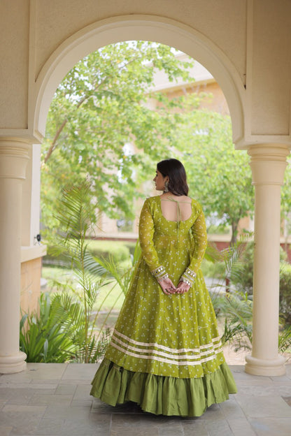 Bandhani Kutchi Work Navratri Lehenga & Kurti Set