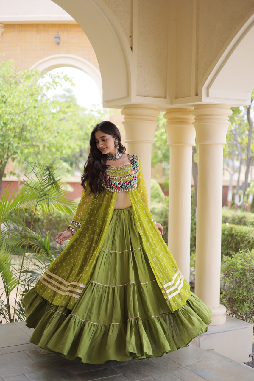 Bandhani Kutchi Work Navratri Lehenga & Kurti Set