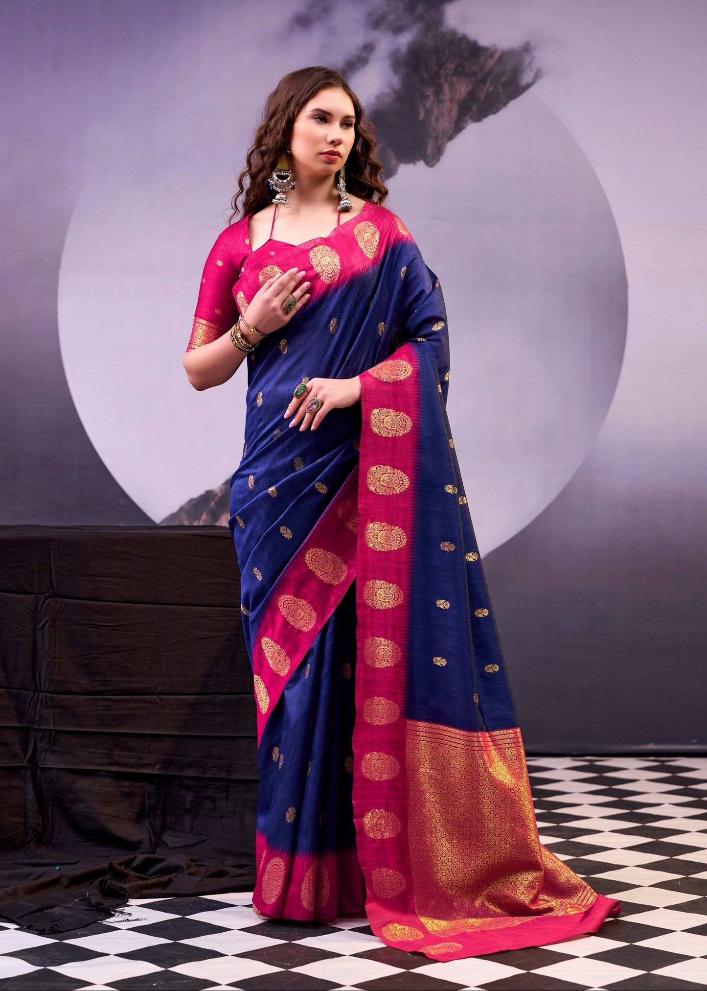 Golden Glow Zari Weave Saree