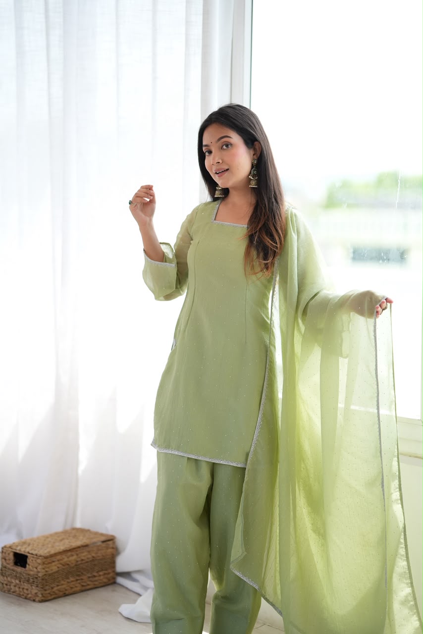 Soft Dreamy Diamond Suit Set