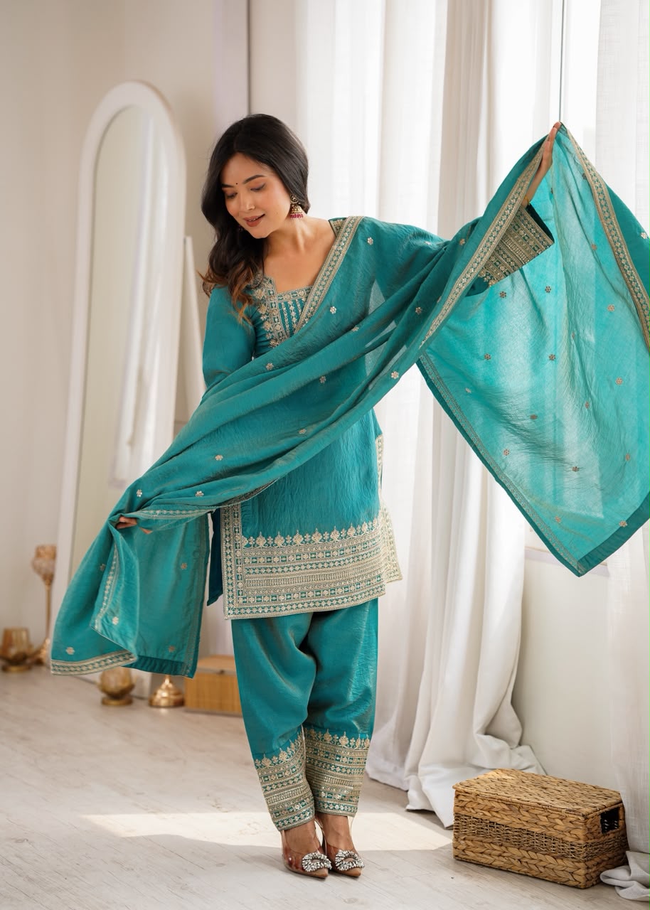 Farshi Salwar Suit Set with Zari Embroidery