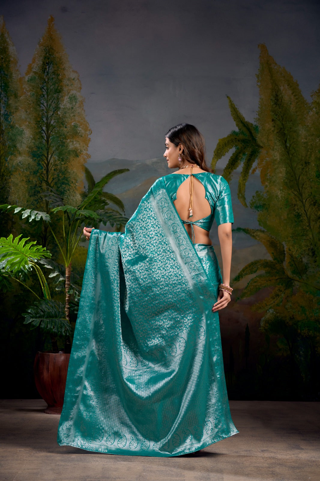 Kanjivaram Pastel Shaded Weaving Saree