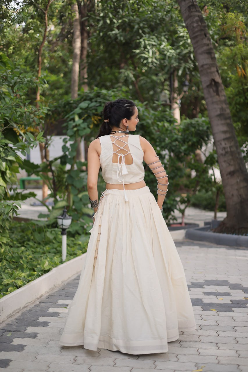 White Gamthi Elegant Navratri Lehenga