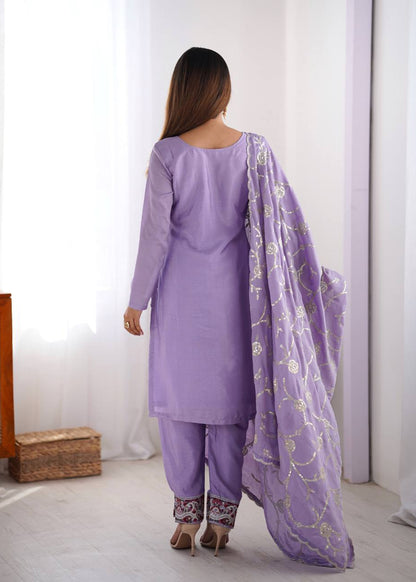Elegant Thread & Sequins Kurta Ensemble